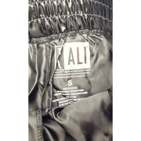 Muhammad Ali Boxing Set Womens Small Red Black Satin Shorts Crop Top NWT - Picture 5 of 7